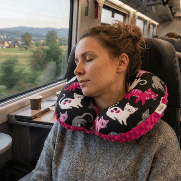 Poduszka podróżna na szyję wygodny rogal zagłówek dla dorosłych – koty fuksjowe