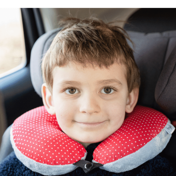 Poduszka podróżna na szyję rogal dla dzieci bawełna minky wygodna – groszki czerwone