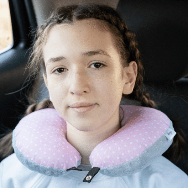 Poduszka podróżna na szyję rogal dla dzieci bawełna minky wygodna – groszki różowe