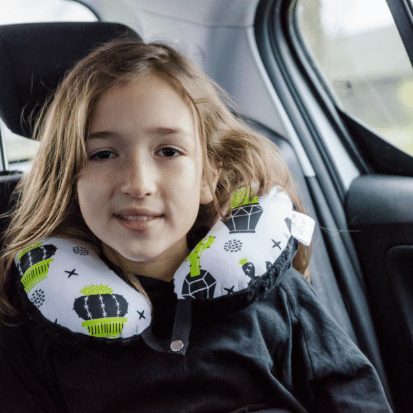 Poduszka podróżna na szyję rogal dla dzieci bawełna minky wygodna – kaktusy