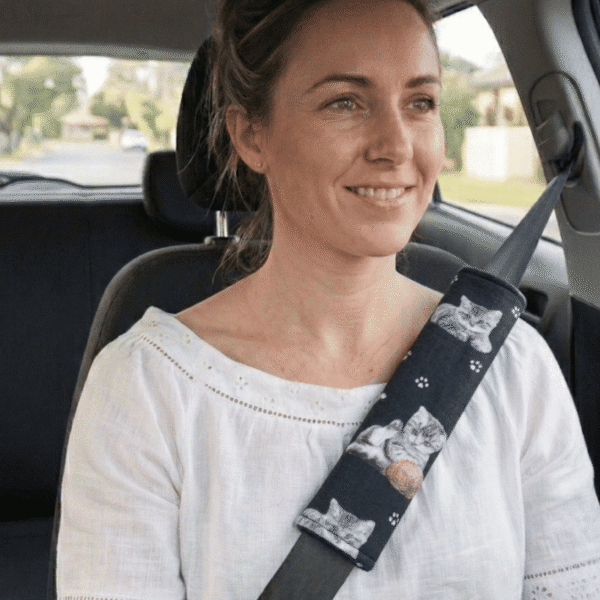 Dwustronna nakładka na pasy bawełna minky koty na czarnym